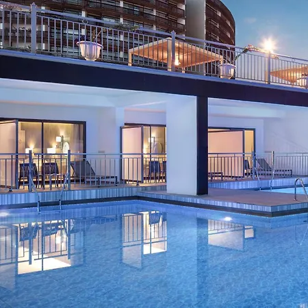 度假村 Nirvana Cosmopolitan - Convention & Sports Center 5*